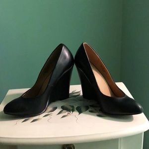 Black wedge heels